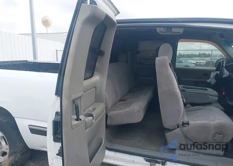 2000 Chevrolet Silverado 1500 Ls from USA, damaged, VIN 1GCEC19V6YZ371642